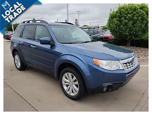 Used 2011 Subaru Forester 2.5X Limited AWD/4WD image 4