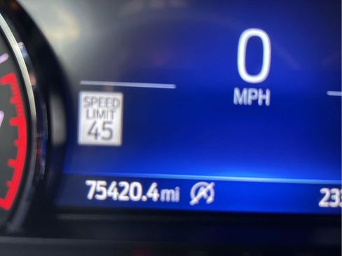 Used 2021 Ford Explorer XLT w/ Equipment Group 202A image 13