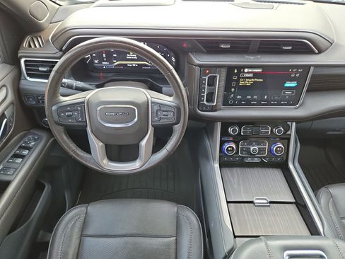 Used 2022 GMC Yukon XL Denali image 14