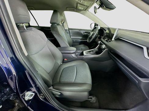 Used 2025 Toyota RAV4 XLE FWD image 30