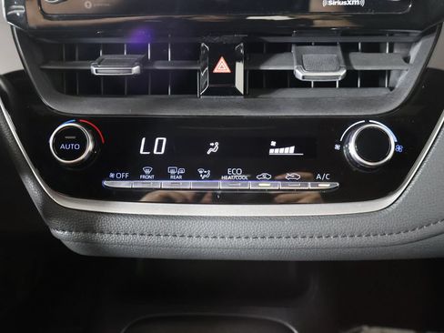 Used 2022 Toyota Corolla SE FWD image 38