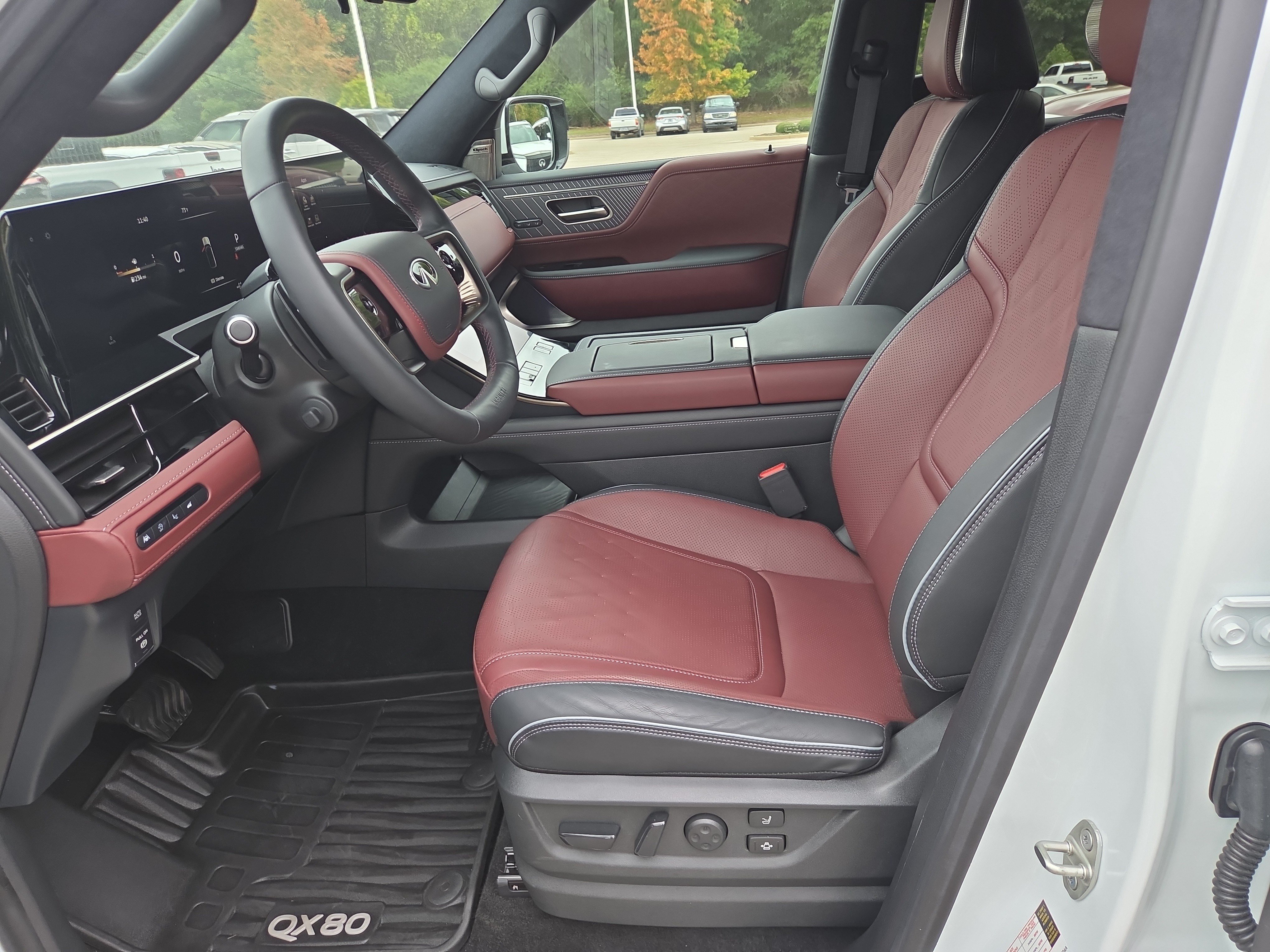 Used 2026 INFINITI QX80 Autograph w/ Premium Cargo Package AWD/4WD image 5