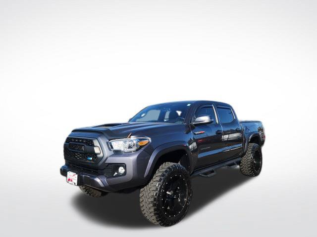 Certified 2018 Toyota Tacoma TRD Sport w/ Technology Package AWD/4WD image 4