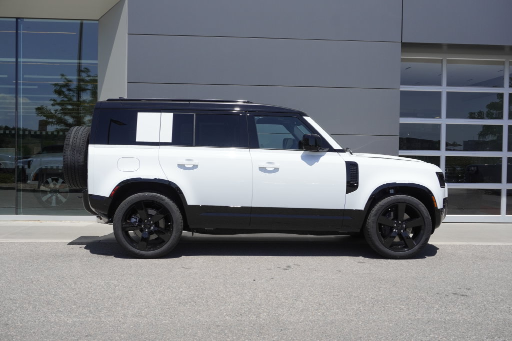 New 2026 Land Rover Defender 110 X-Dynamic SE AWD/4WD image 7