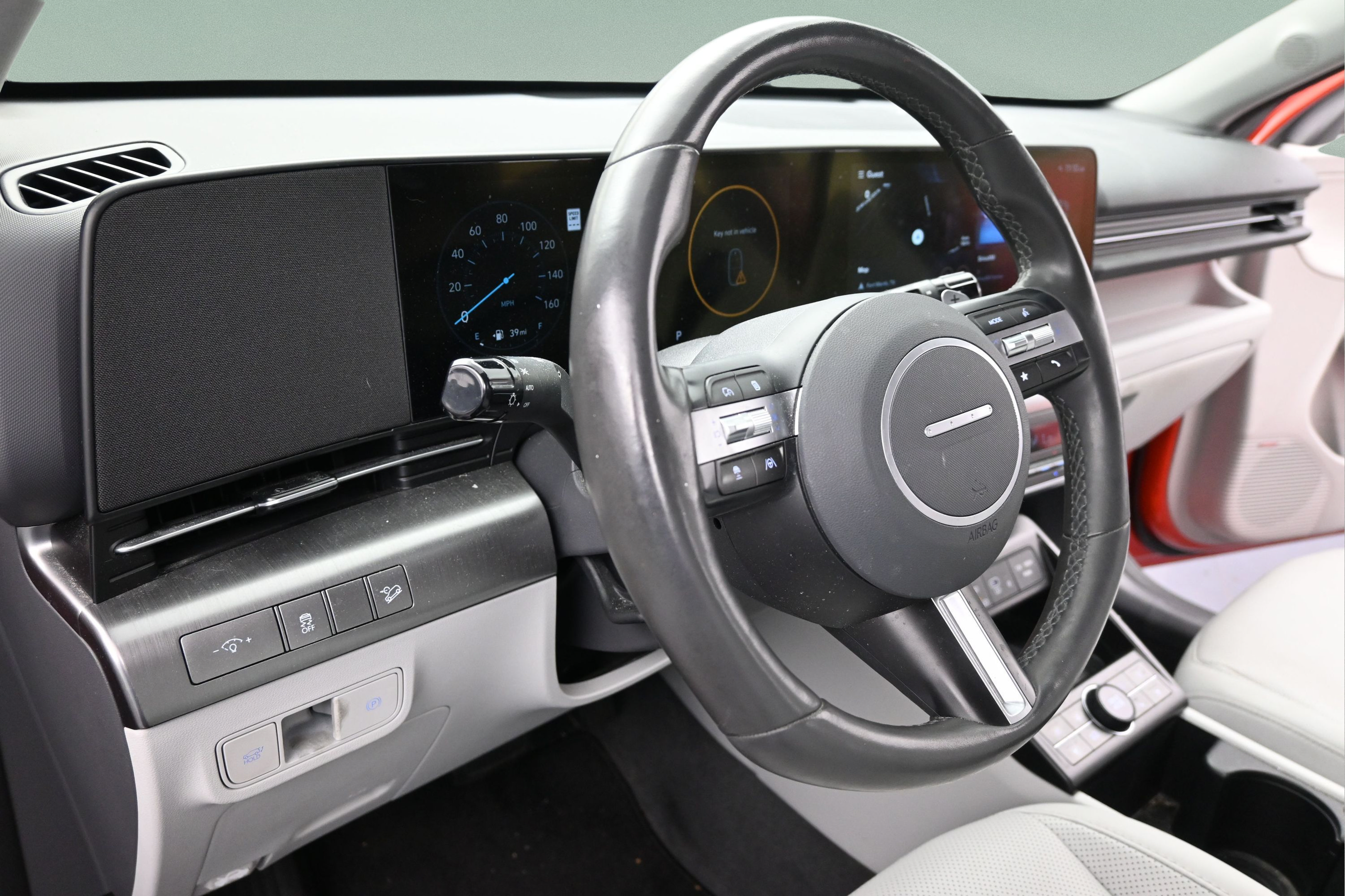 Used 2024 Hyundai Kona Limited FWD image 12
