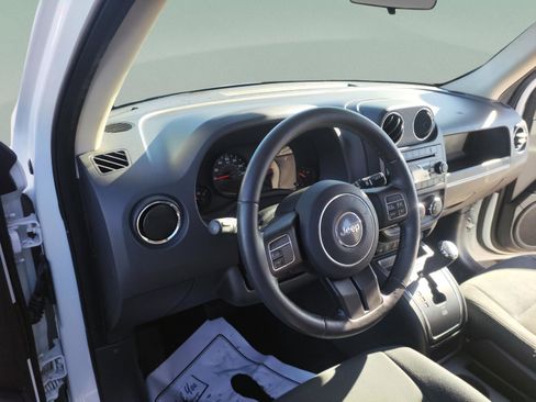 Used 2011 Jeep Patriot Latitude AWD/4WD image 16