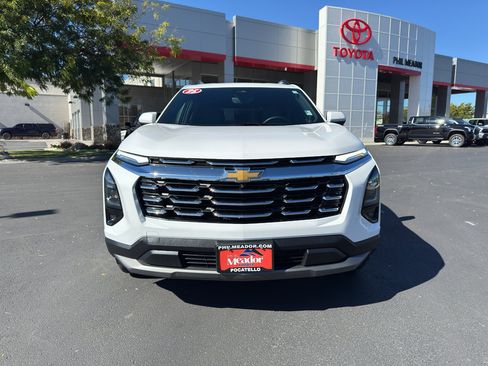 Used 2025 Chevrolet Equinox LT w/ Convenience Package II image 6