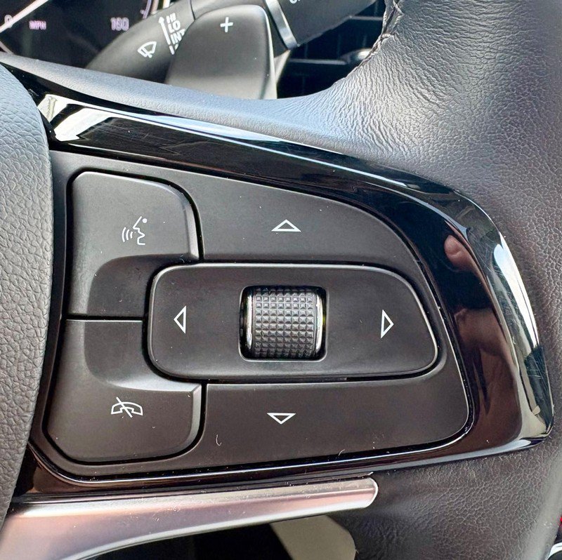 Used 2023 Buick Enclave Essence w/ Experience Buick Package FWD image 23