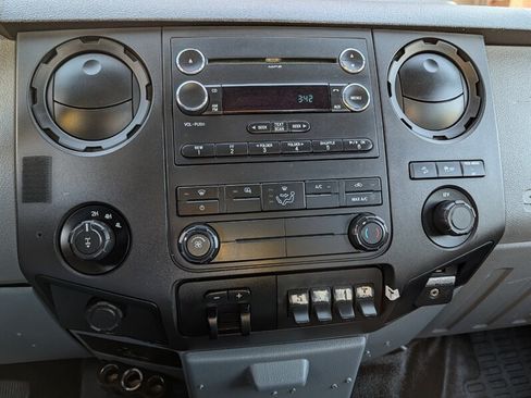 Used 2014 Ford F250 XL w/ Power Equipment Group AWD/4WD image 10