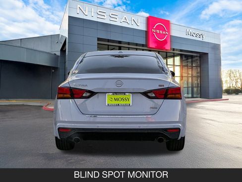 Certified 2023 Nissan Altima 2.5 SR image 9