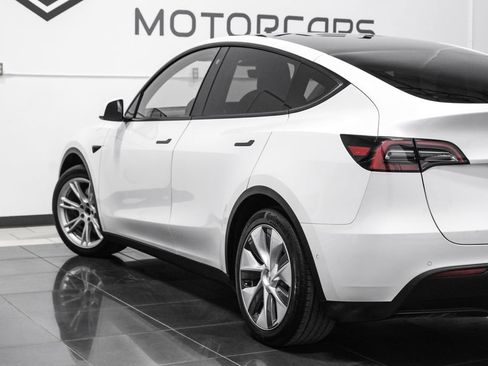 Used 2021 Tesla Model Y Long Range AWD/4WD image 14