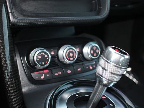 Used 2014 Audi R8 V10 image 35