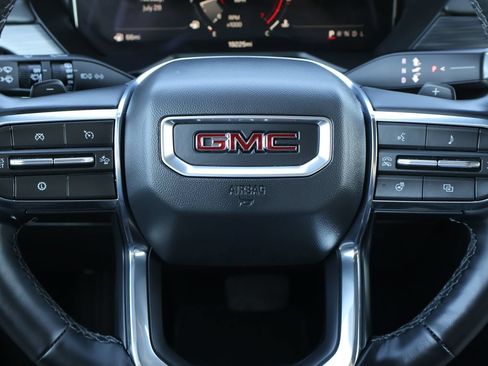 Used 2026 GMC Acadia Elevation w/ Elevation Premium Package FWD image 25