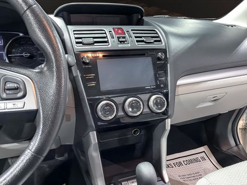 Used 2017 Subaru Forester 2.5i Premium image 19