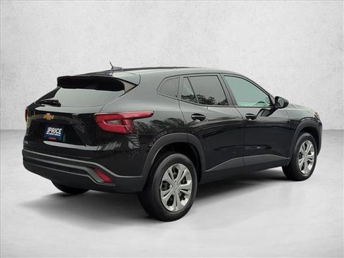 Used 2024 Chevrolet Trax LS image 5