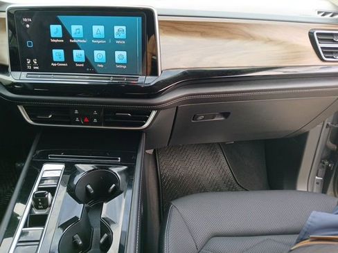 Used 2024 Volkswagen Atlas SE w/ Black Wheel Package image 20