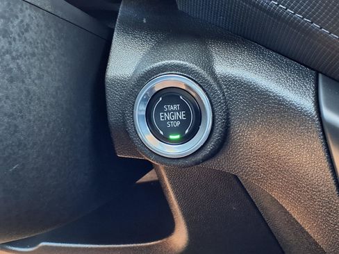 Used 2023 Chevrolet TrailBlazer LT FWD image 13