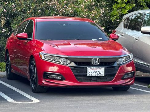 Used 2020 Honda Accord Sport image 2