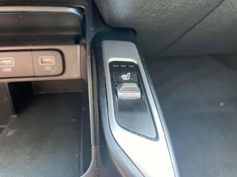 Certified 2022 Kia Sorento S w/ Panoramic Sunroof Package FWD image 38