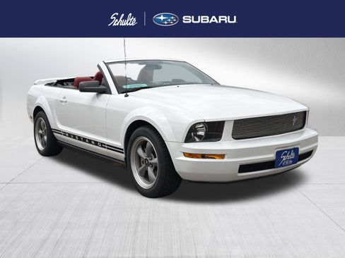 Used 2006 Ford Mustang Convertible RWD image 1