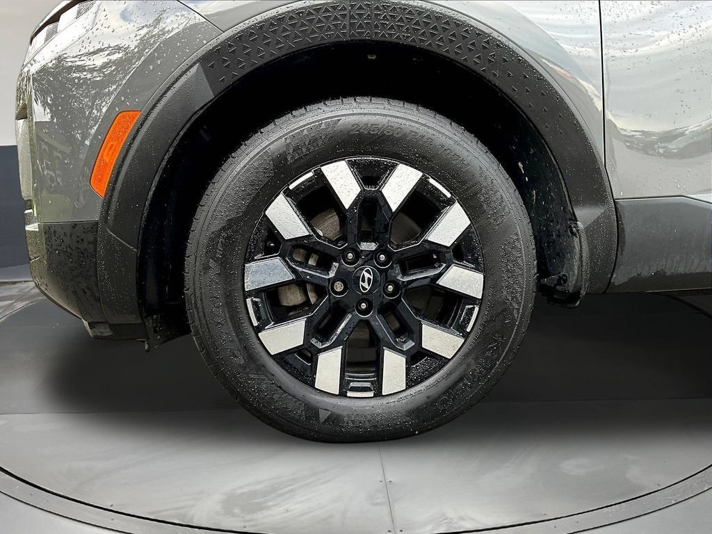 Used 2025 Hyundai Santa Cruz SE AWD/4WD image 36