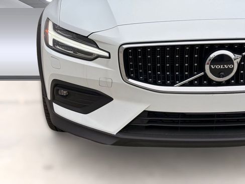 New 2026 Volvo V60 B5 Cross Country Ultra w/ Climate Package image 11