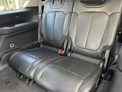 Used 2023 Jeep Grand Cherokee L Limited AWD/4WD image 15