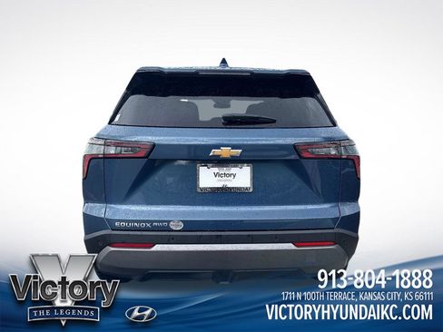 Used 2026 Chevrolet Equinox LT AWD/4WD image 4