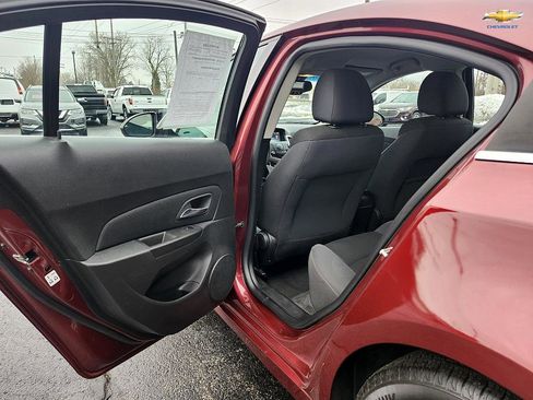 Used 2016 Chevrolet Cruze LT image 25