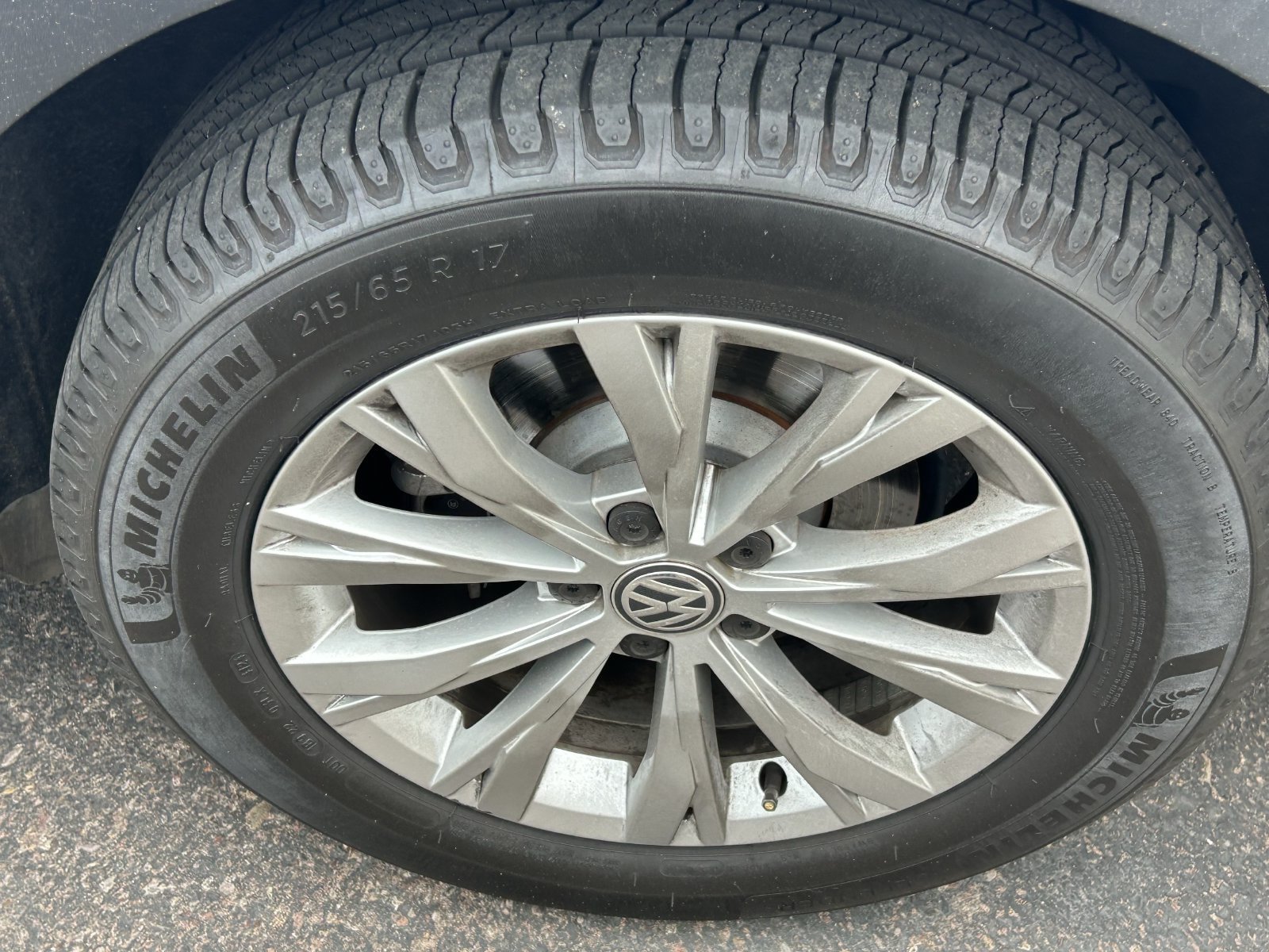 Used 2018 Volkswagen Tiguan SE AWD/4WD image 11