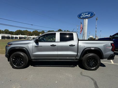 Used 2024 Chevrolet Colorado Trail Boss w/ Technology Package image 6