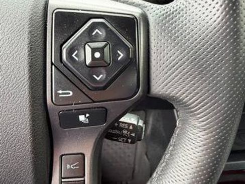 Used 2021 Toyota Tacoma TRD Sport AWD/4WD image 13