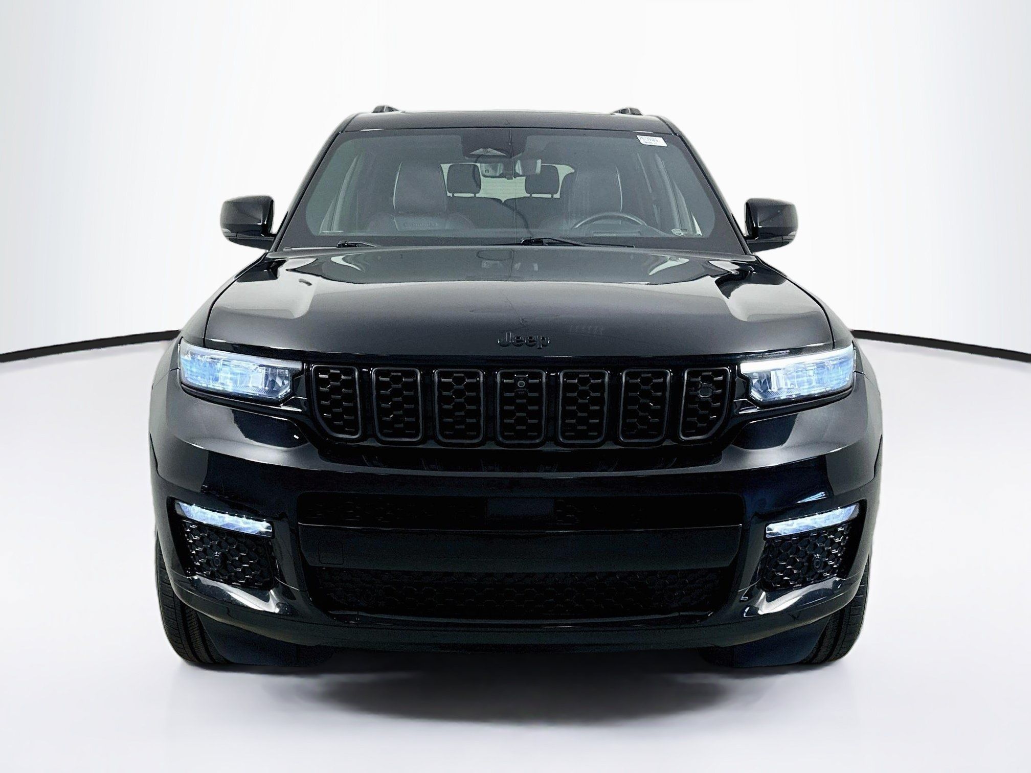 Used 2023 Jeep Grand Cherokee L Summit AWD/4WD image 2