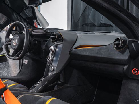 Used 2018 McLaren 720S Performance image 2