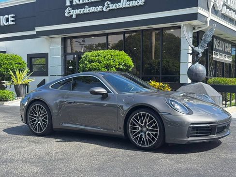 Used 2022 Porsche 911 Carrera image 3
