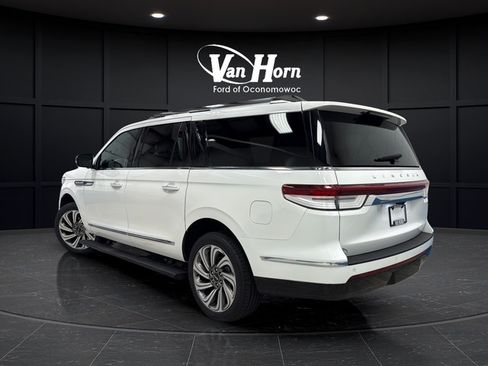 Used 2023 Lincoln Navigator L Reserve w/ Equipment Group 201A AWD/4WD image 5