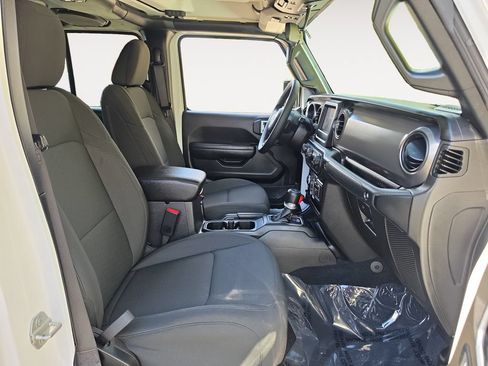 Used 2023 Jeep Gladiator Sport AWD/4WD image 15