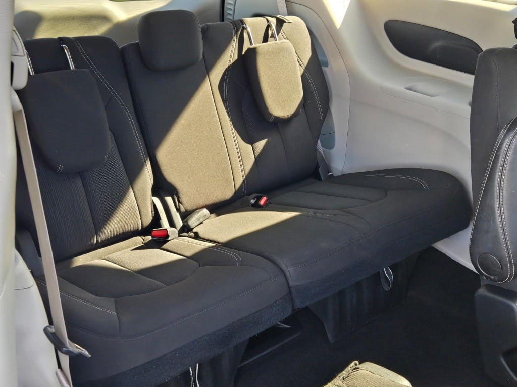 Used 2024 Chrysler Voyager LX FWD image 8