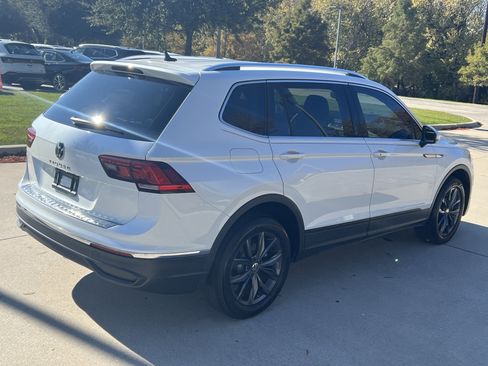 Certified 2023 Volkswagen Tiguan SE image 10