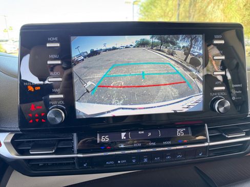 Used 2022 Toyota Sienna XLE FWD image 29