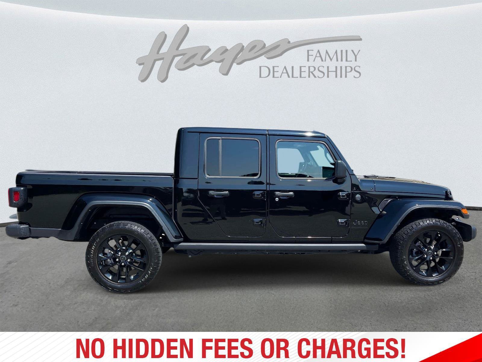Used 2025 Jeep Gladiator Sport AWD/4WD image 2