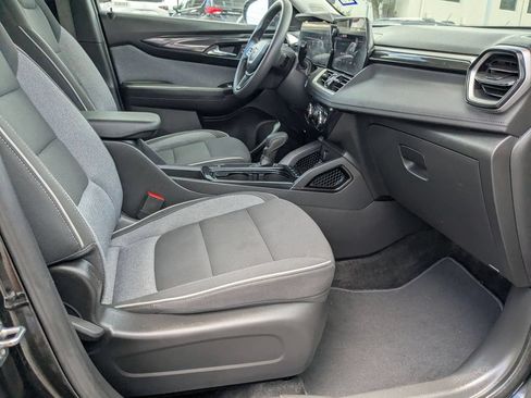 Used 2025 Chevrolet TrailBlazer LT AWD/4WD image 25