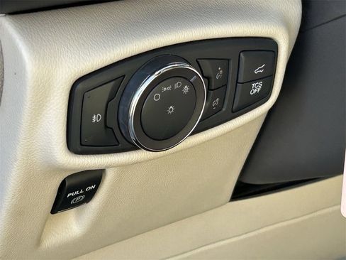 Used 2019 Lincoln Nautilus Reserve image 11