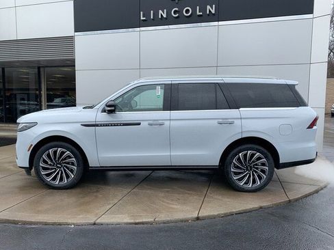 New 2026 Lincoln Navigator Black Label AWD/4WD image 9