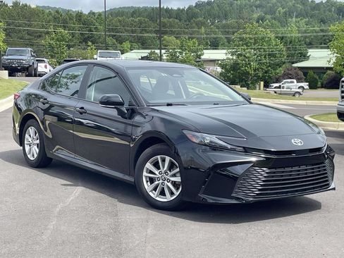 Used 2025 Toyota Camry LE FWD image 1