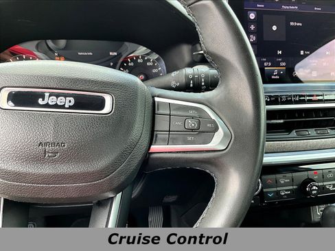 Used 2022 Jeep Compass Latitude FWD image 12
