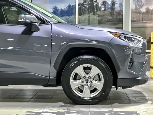 Used 2021 Toyota RAV4 XLE w/ Convenience Package image 34