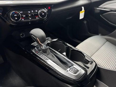 New 2026 Chevrolet Trax LT w/ Midnight Edition FWD image 20