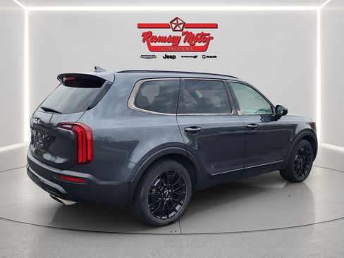 Used 2022 Kia Telluride SX w/ Nightfall Edition Package AWD/4WD image 5