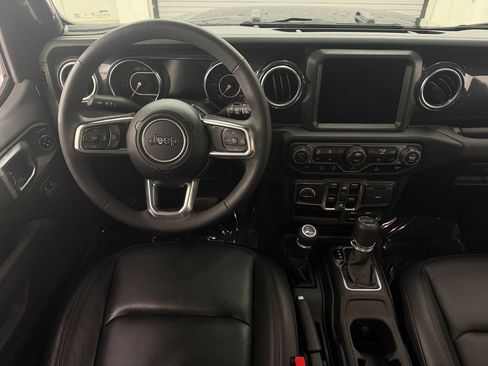 Used 2023 Jeep Wrangler Unlimited Sahara AWD/4WD image 30